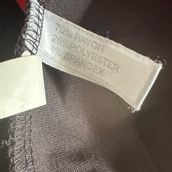 Eloquii - *Plus Size* Red and black colorblock blouse - Size 20 - Picture 3 of 3